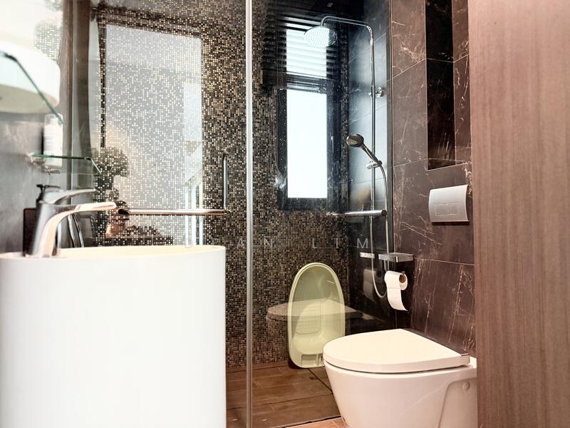 For Sale - ⭐️⭐️LANDED7772@ Exclusive 2.5 Storey Corner Terrace near NEX , MRT