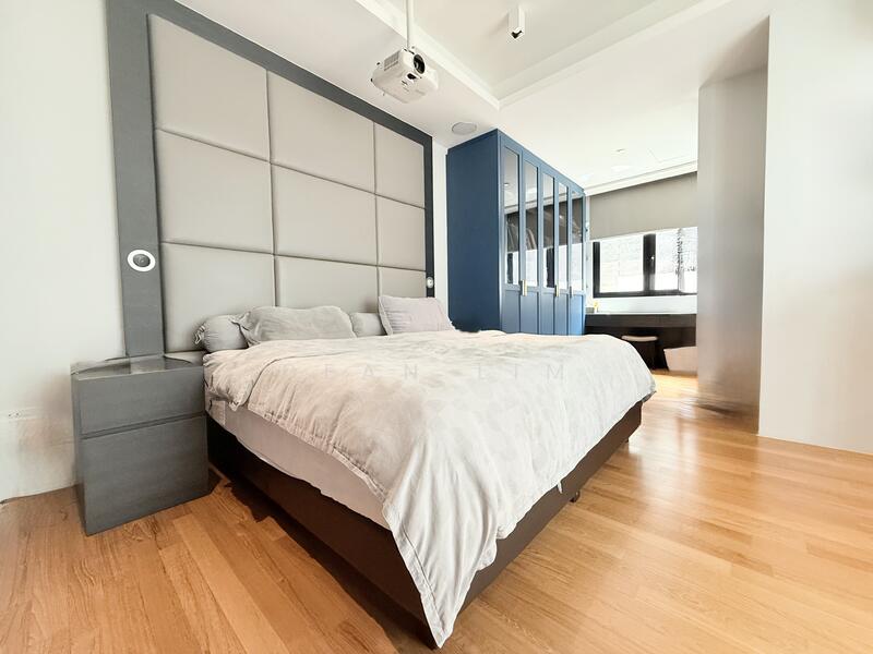 For Sale - ⭐️⭐️LANDED7772@ Exclusive 2.5 Storey Corner Terrace near NEX , MRT