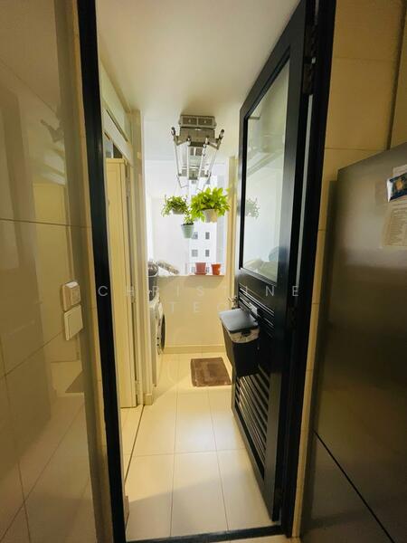 Yard utility room + toilet