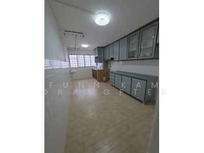 For Sale - 404 Hougang Avenue 10