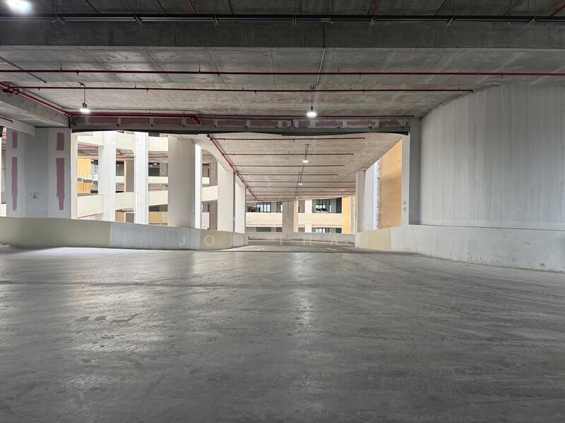 Stellar @ Tampines, 12 Tampines North Drive 4, 1,647 sqft, Factory / Workshop (B2) For Rent, by Joe Tham, 500042566 - 20ft container ramp - CommercialGuru.com.sg