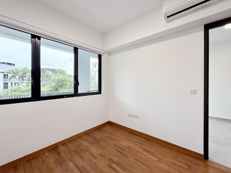 Mayfair Gardens Condominium For Sale at S$ 1,100,000 | PropertyGuru Singapore - Bedroom