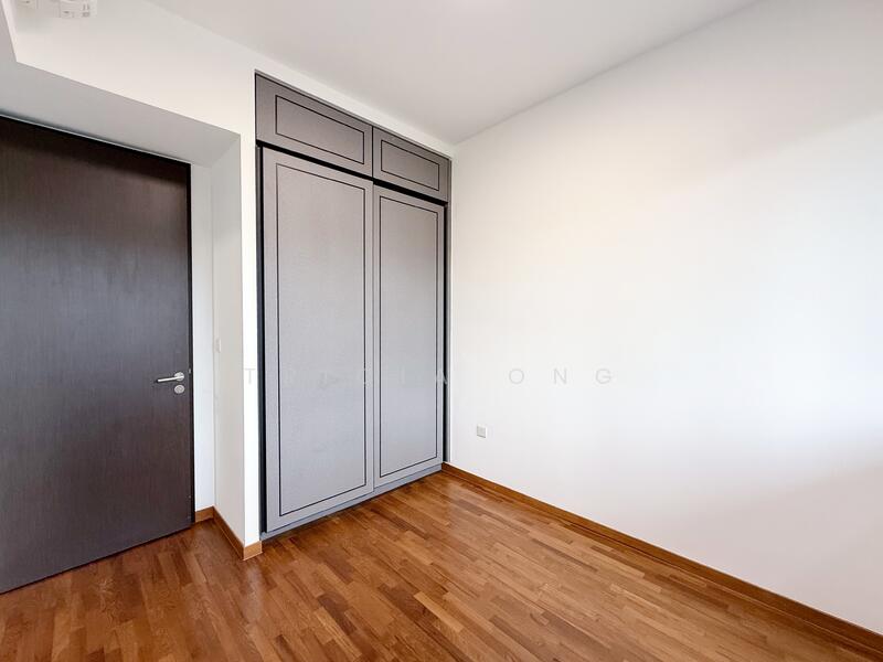 Mayfair Gardens Condominium For Sale at S$ 1,100,000 | PropertyGuru Singapore - Bedroom