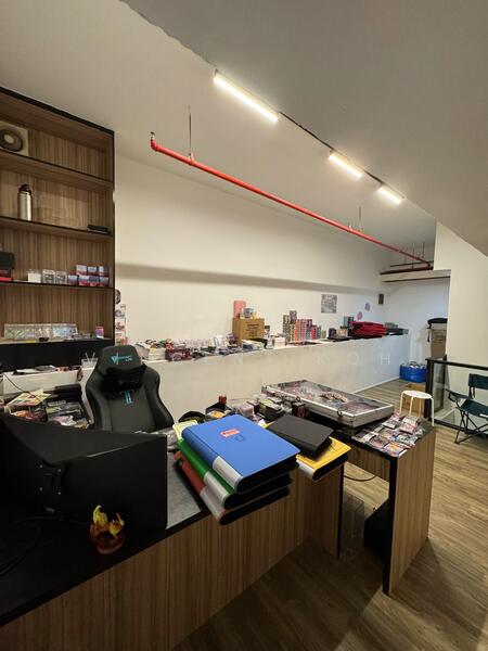 Oxley BizHub, 61 Ubi Road 1, 947 sqft, Light Industrial (B1) For Sale, by Vincent Koh, 500042715 - Mezzaine - CommercialGuru.com.sg