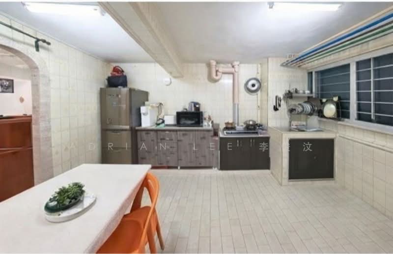 186 Boon Lay Avenue HDB Flat For Sale at S$ 330,000 | PropertyGuru Singapore - Kitchen