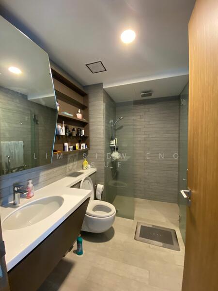 V on Shenton, 5 Shenton Way, 1 Bedroom, 484 sqft, Condominium For Rent, by Lim Siew Eng Sue, 500042851 - Bathroom - PropertyGuru.com.sg