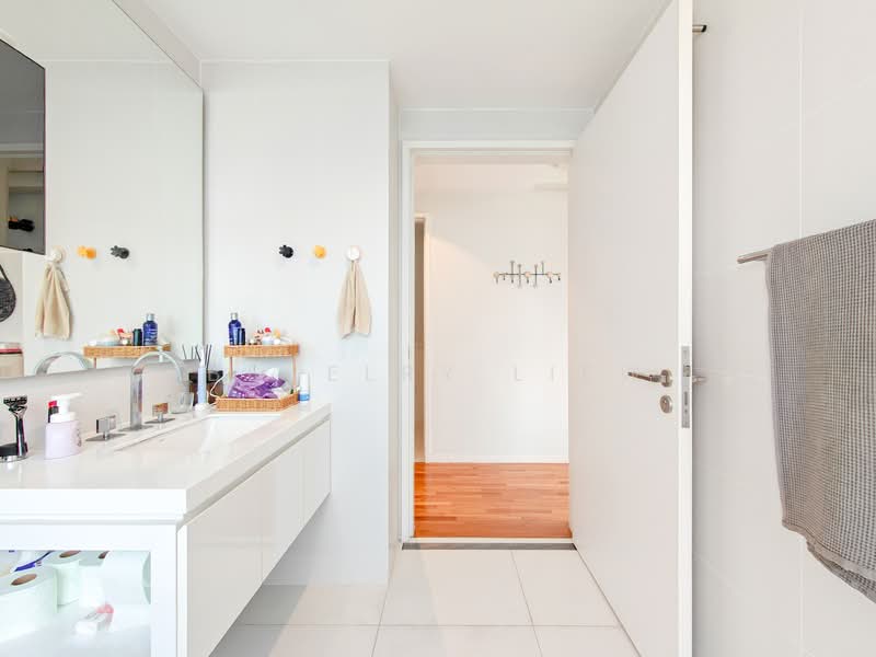 The Interlace Condominium For Sale at S$ 1,800,000 | PropertyGuru Singapore - Bathroom