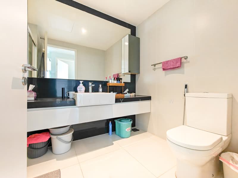 The Interlace Condominium For Sale at S$ 1,800,000 | PropertyGuru Singapore - Bathroom