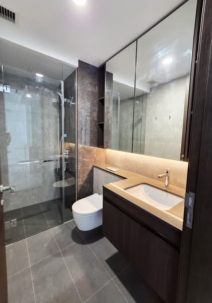 Tembusu Grand, 94 Jalan Tembusu, 2 Bedrooms, 667 sqft, Condominium For Rent, by Asthee Chua, 500042962 - Bathroom - PropertyGuru.com.sg