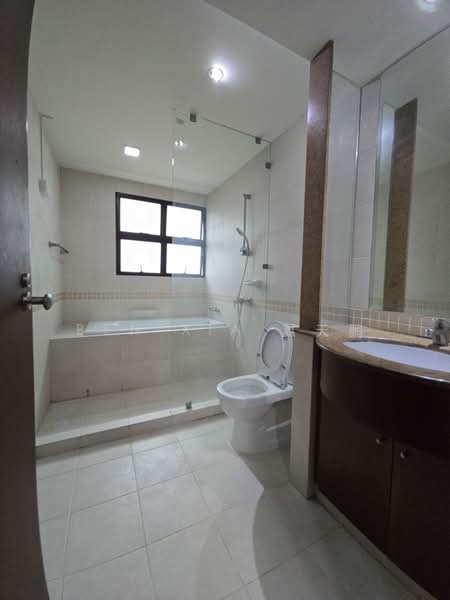 Woodsvale, 1 Woodlands Drive 72, 3 Bedrooms, 1,356 sqft, Condominium For Sale, by Ben XIA 夏天鹏, 500042968 - Bathroom - PropertyGuru.com.sg