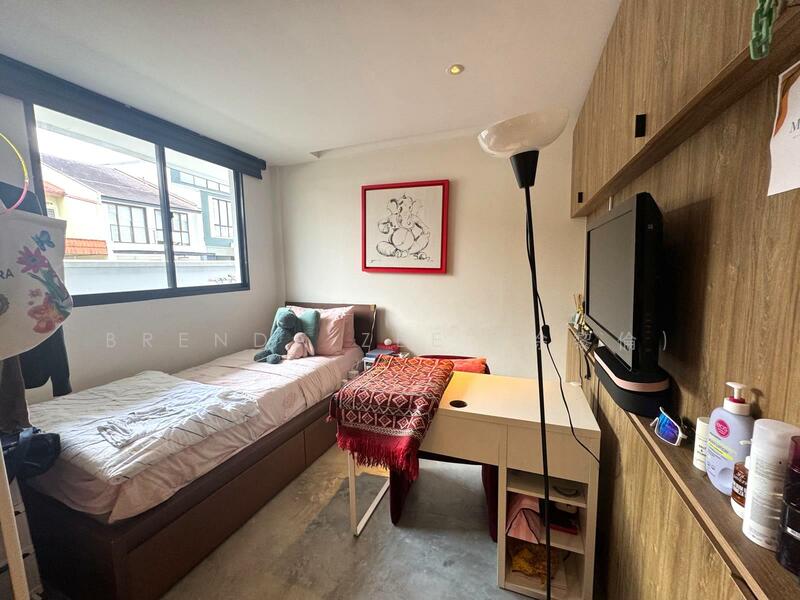 BRENDA ZEE ✧ 945O9938 ✧ Corner Terrace ✧ 1 km to RGPS & Nanyang Primary Corner Terrace For Sale at S$ 8,500,000 | PropertyGuru Singapore - Bedroom