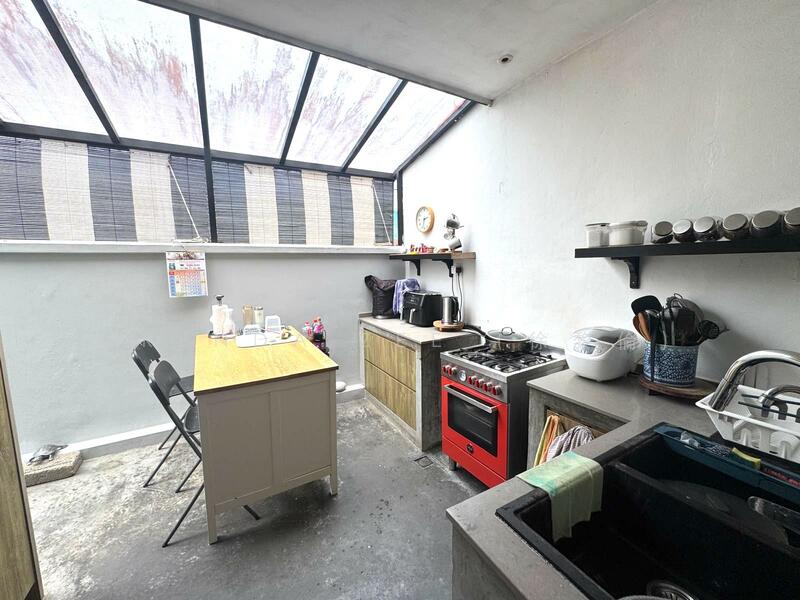 BRENDA ZEE ✧ 945O9938 ✧ Corner Terrace ✧ 1 km to RGPS & Nanyang Primary Corner Terrace For Sale at S$ 8,500,000 | PropertyGuru Singapore - Kitchen