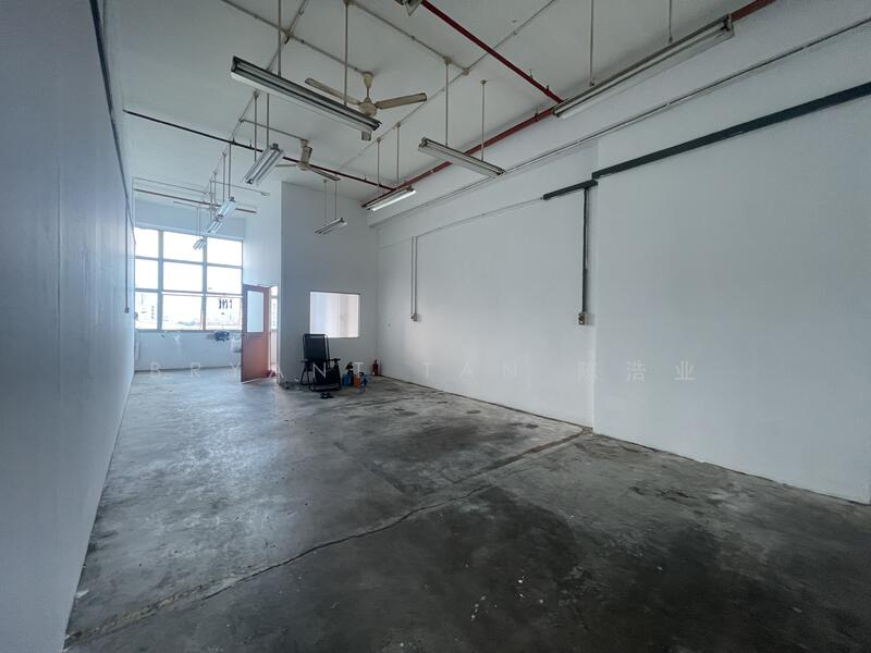 Skytech Building, 2 Bukit Batok Street 24, 1,598 sqft, Light Industrial (B1) For Rent, by Bryant Tan 陈浩业, 500042998 - CommercialGuru.com.sg