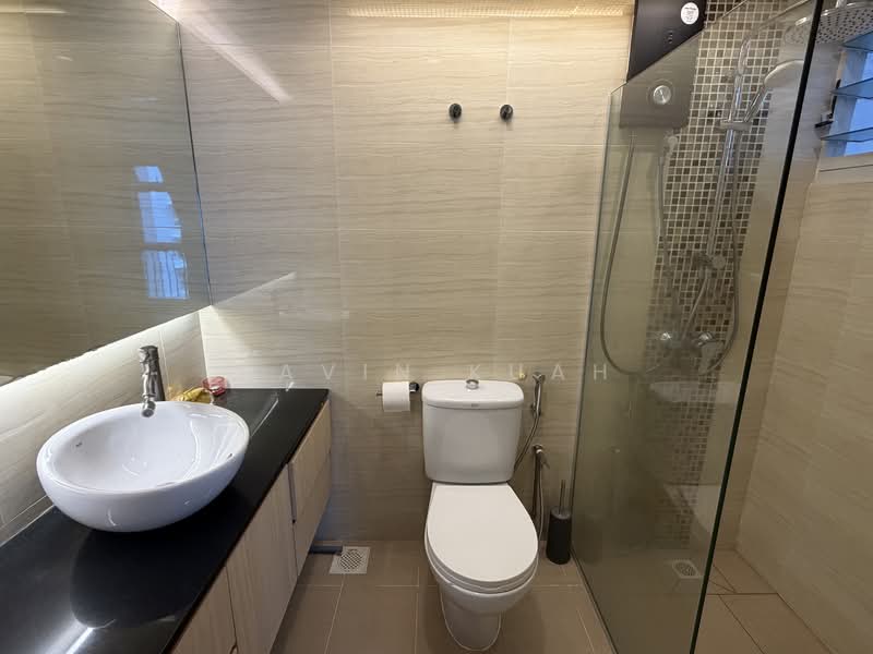 389 Bukit Batok West Avenue 5, 389 Bukit Batok West Avenue 5, 4 Bedrooms, 1,270 sqft, HDB Flat For Sale, by Kavin Kuah, 500043102 - Bathroom - PropertyGuru.com.sg