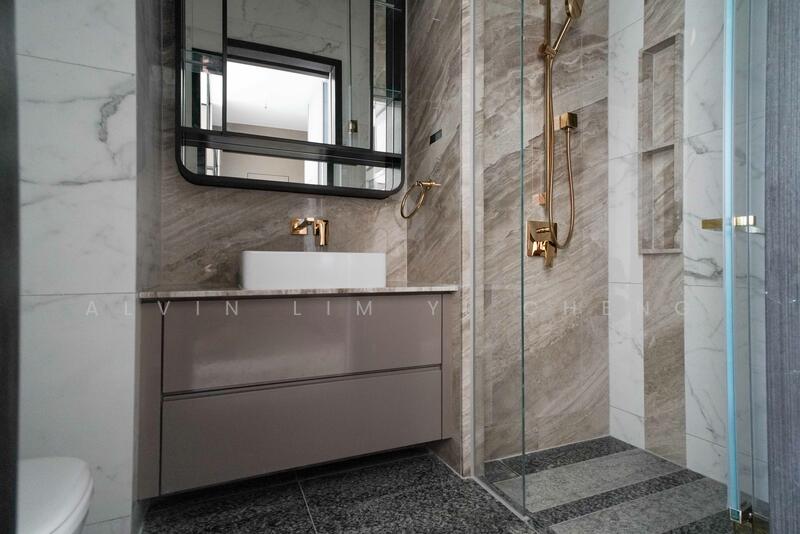 Master's Room  Shower Area