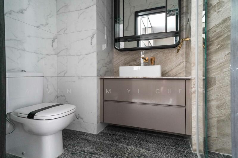 Common Bedroom, SeparateToilet/Shower 