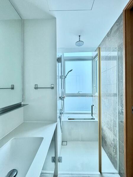 76 Shenton Apartment For Sale at S$ 1,268,888 | PropertyGuru Singapore - Bathroom