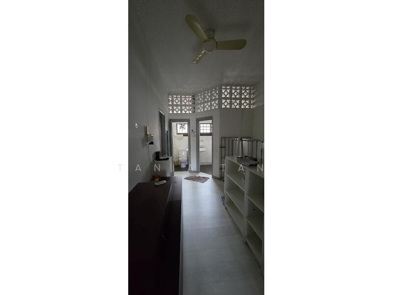 536340, , Room Rental, 300 sqft, Terraced House For Rent, by Tania Tan, 500043179 - Bathroom - PropertyGuru.com.sg