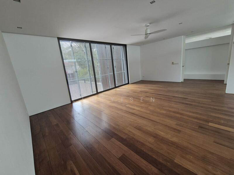 Entertainment Area + Balcony