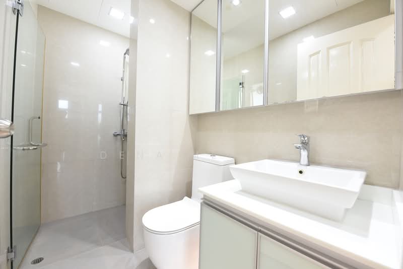 Spring Grove, 53 Grange Road, 3 Bedrooms, 1,389 sqft, Condominium For Rent, by Dena Mendes, 500043222 - Bathroom - PropertyGuru.com.sg