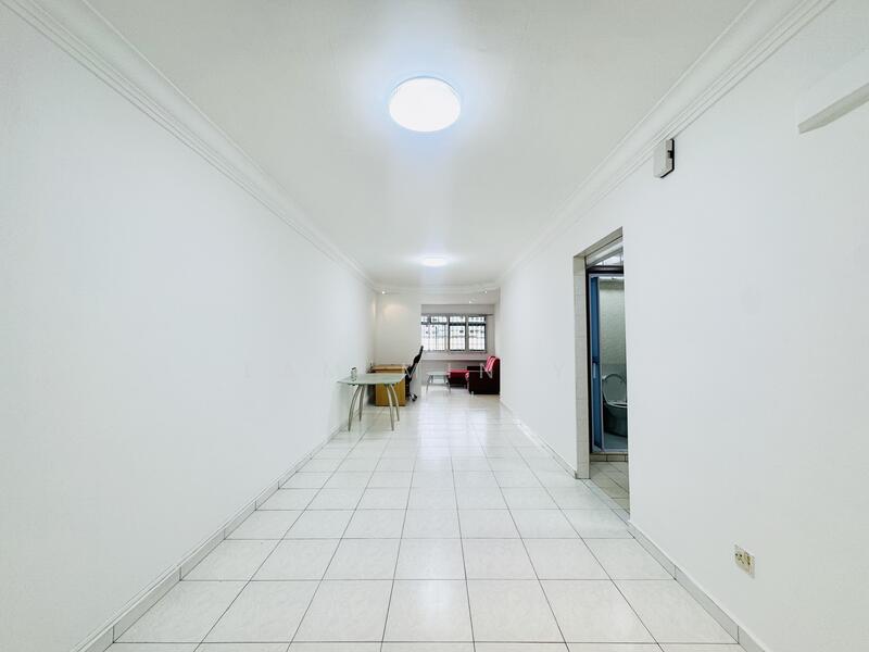 450 Choa Chu Kang Avenue 4, 450 Choa Chu Kang Avenue 4, 3 Bedrooms, 1,087 sqft, HDB Flat For Rent, by Lam Min Yi, 500043234 - Corridor - PropertyGuru.com.sg