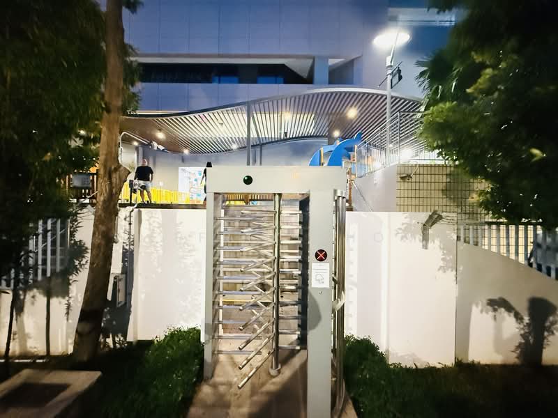 Condo side gate to Parkway Parade 