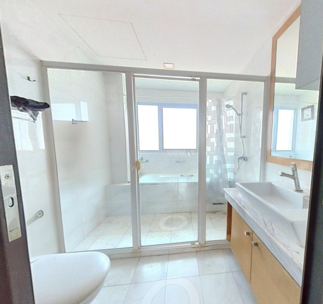 Master Bathroom Level 2