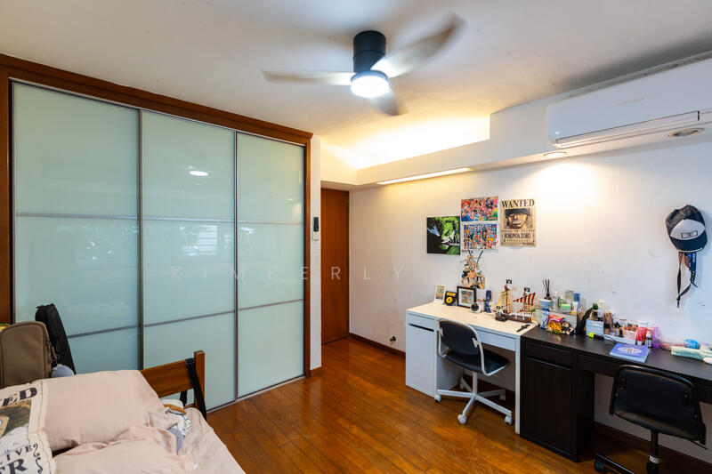 For investor/own stay, large 1,900 sqft 3 bed turn to 4 bed! Est. 4% p.a. yield Condominium For Sale at S$ 2,400,000 | PropertyGuru Singapore - Bedroom