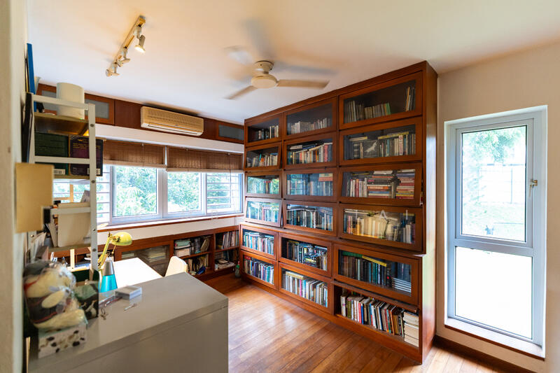 For investor/own stay, large 1,900 sqft 3 bed turn to 4 bed! Est. 4% p.a. yield Condominium For Sale at S$ 2,400,000 | PropertyGuru Singapore - Study