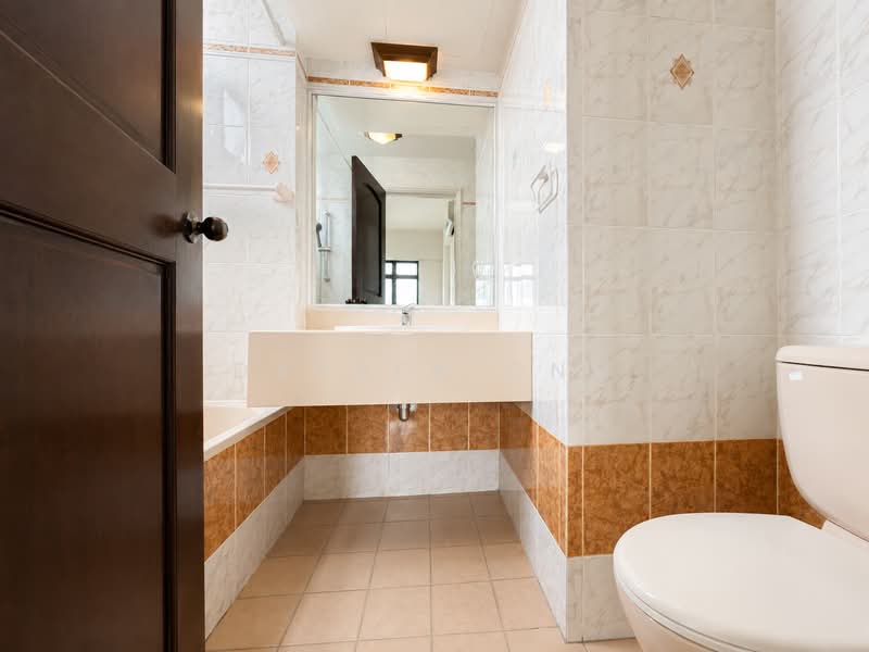 Hume Park I, 1 Hume Avenue, 3 Bedrooms, 1,356 sqft, Condominium For Sale, by Darren Ong, 500043320 - Master bathroom - PropertyGuru.com.sg