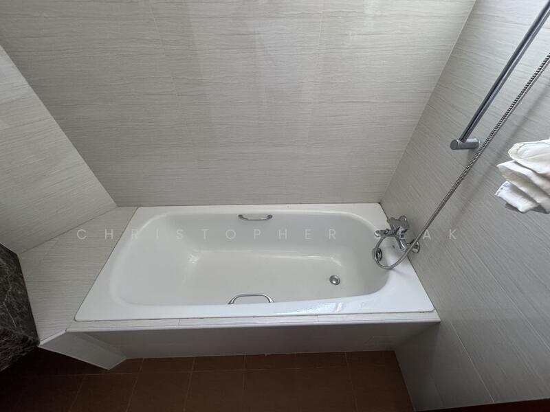 Parc Oasis Condominium For Sale at S$ 1,470,000 | PropertyGuru Singapore