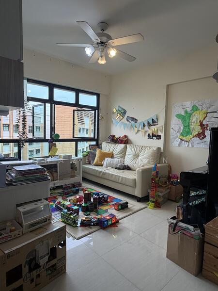 996B Buangkok Crescent, 996B Buangkok Crescent, 3 Bedrooms, 990 sqft, HDB Flat For Sale, by Hazel Chen, 500043343 - Living Room - PropertyGuru.com.sg