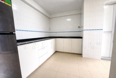 For Sale - 895 Tampines Street 81