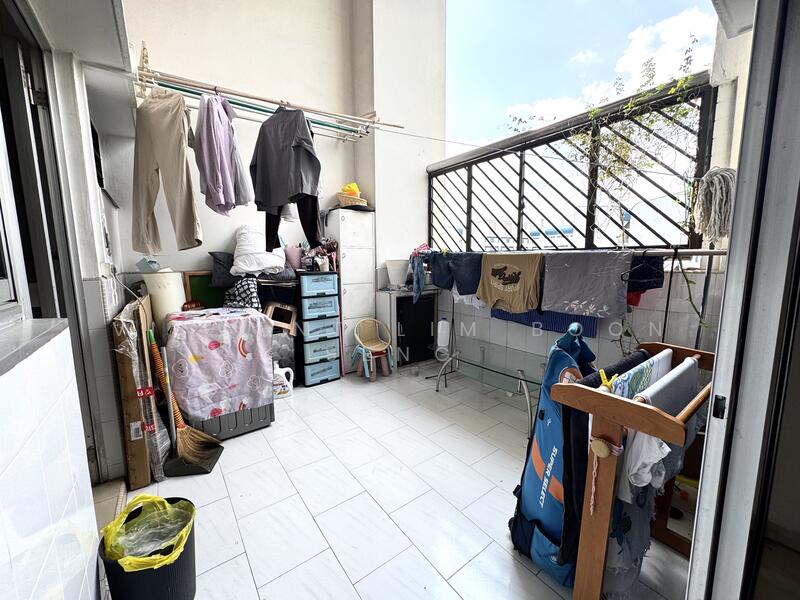 For Sale - 895 Tampines Street 81