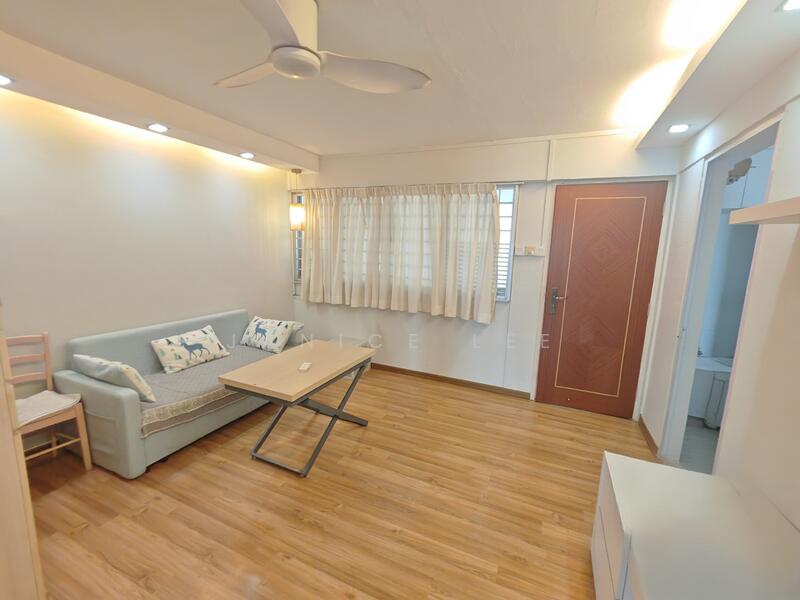 685 Race Course Road HDB Flat For Sale at S$ 560,000 | PropertyGuru Singapore - Living Room