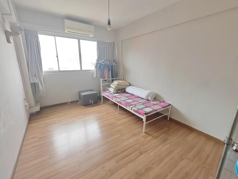 685 Race Course Road HDB Flat For Sale at S$ 560,000 | PropertyGuru Singapore - Bedroom