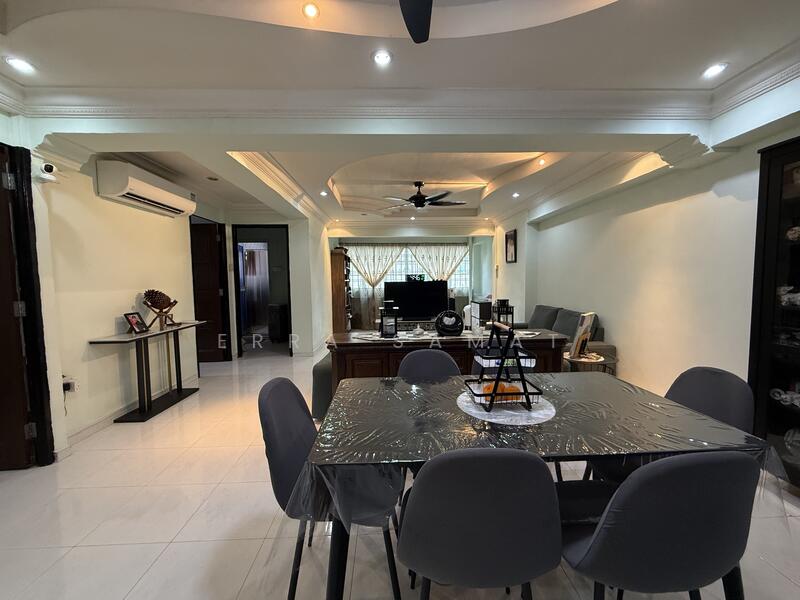 For Sale - 349 Tampines Street 33