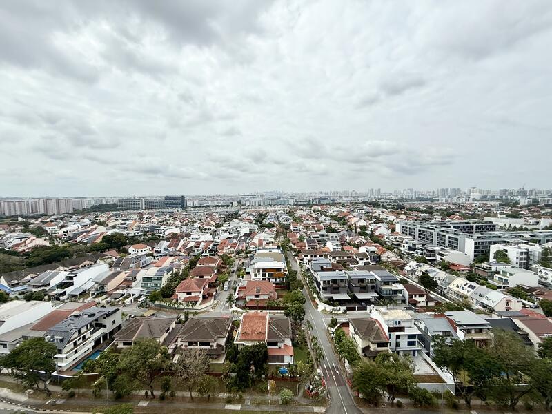 Panoramic Landed Unblocked Views