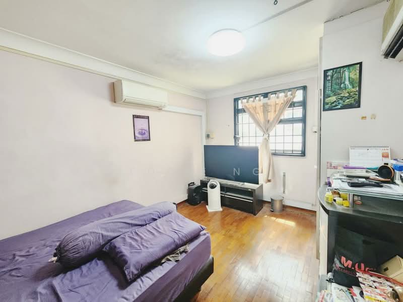 57 Lorong 5 Toa Payoh HDB Flat For Sale at S$ 328,000 | PropertyGuru Singapore - Bedroom