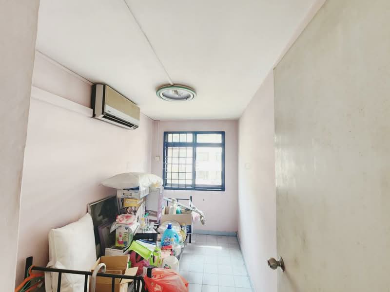 57 Lorong 5 Toa Payoh HDB Flat For Sale at S$ 328,000 | PropertyGuru Singapore - Interior