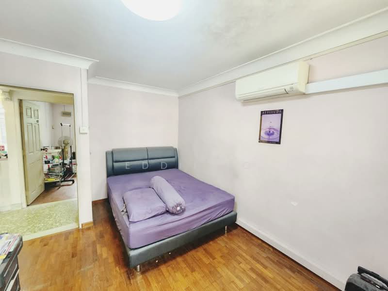 57 Lorong 5 Toa Payoh HDB Flat For Sale at S$ 328,000 | PropertyGuru Singapore - Bedroom