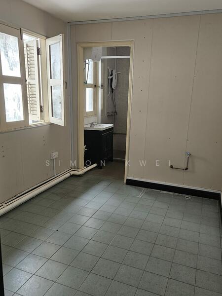 Kreta Ayer Shop Houses, Pagoda Street, 1,100 sqft, Office For Rent, by Simon Kwei, 500043406 - Bathroom - CommercialGuru.com.sg
