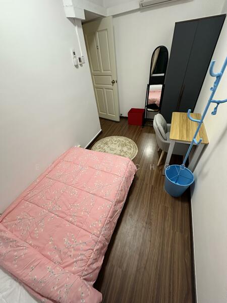 Barossa Gardens, Pasir Panjang Road, Room Rental, 100 sqft, Terraced House For Rent, by Edmund Choo, 500043431 - Bedroom - PropertyGuru.com.sg