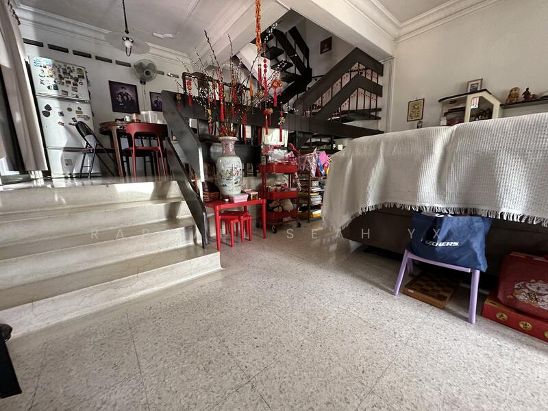 🏆JIA LANDED🏆 Huge Corner Terrace Near MRT for Transformation Corner Terrace For Sale at S$ 5,500,000 | PropertyGuru Singapore - Living Room