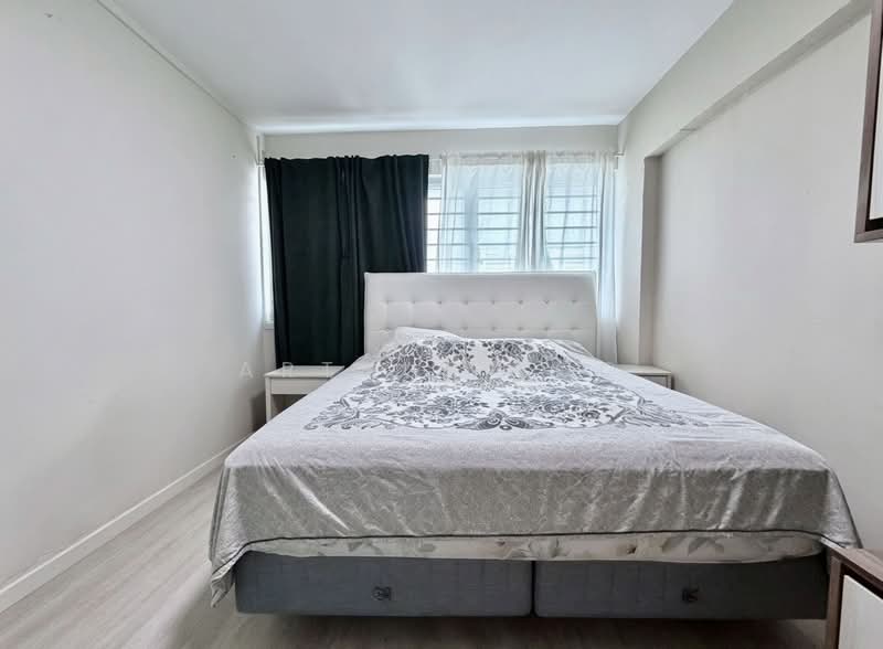 43 Bedok South Road, 43 Bedok South Road, 3 Bedrooms, 904 sqft, HDB Flat For Sale, by Arthur Loo, 500043474 - Bedroom - PropertyGuru.com.sg