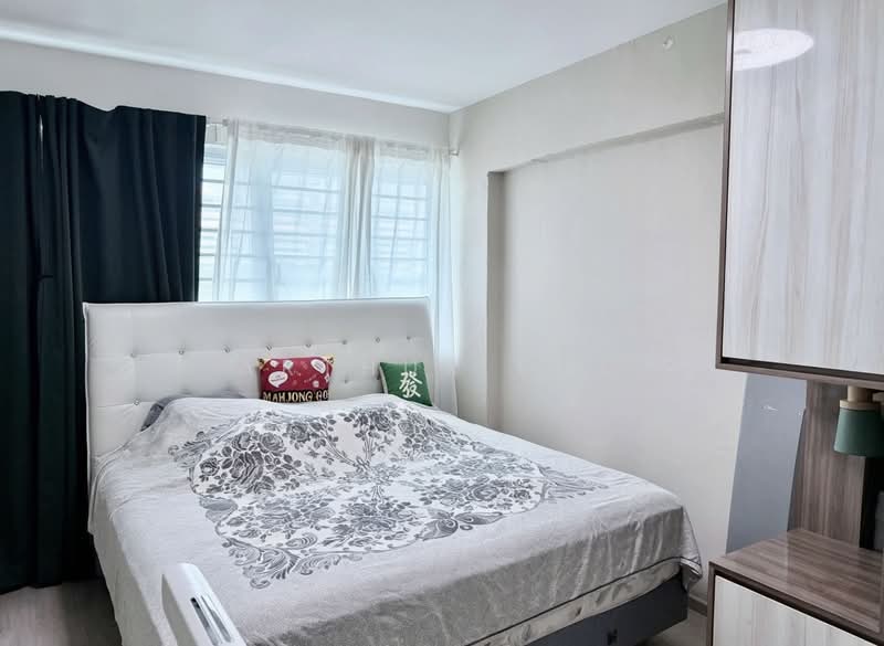 43 Bedok South Road, 43 Bedok South Road, 3 Bedrooms, 904 sqft, HDB Flat For Sale, by Arthur Loo, 500043474 - Bedroom - PropertyGuru.com.sg
