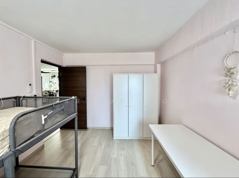 43 Bedok South Road, 43 Bedok South Road, 3 Bedrooms, 904 sqft, HDB Flat For Sale, by Arthur Loo, 500043474 - Bedroom - PropertyGuru.com.sg
