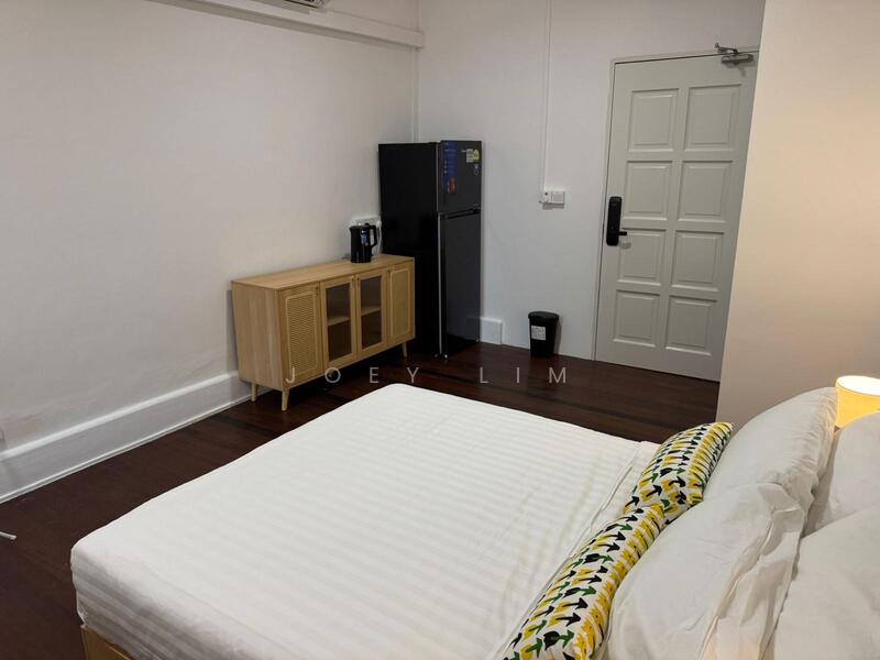 For Rent - Admiralty Hills - Rare Black and White Colonial House