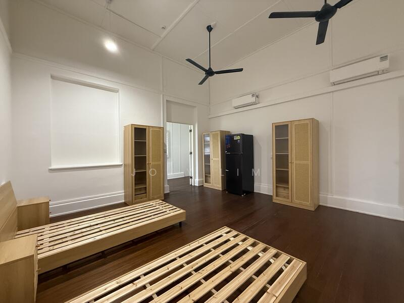 For Rent - Admiralty Hills - Rare Black and White Colonial House