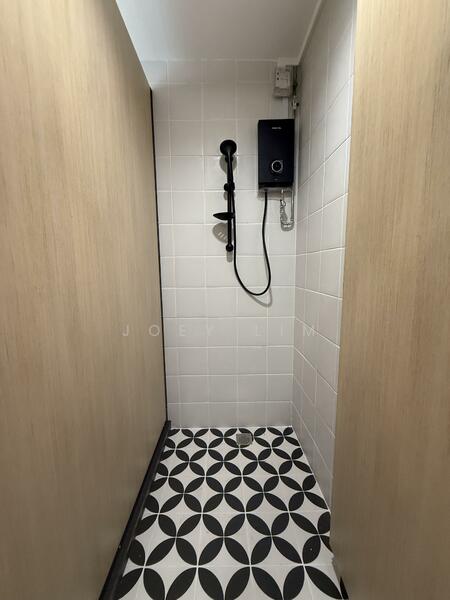 For Rent - Admiralty Hills - Rare Black and White Colonial House